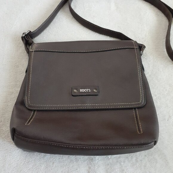 Roots Dark Brown Leather Small Front Flap Crossbody Bag Purse - Picture 2 of 14